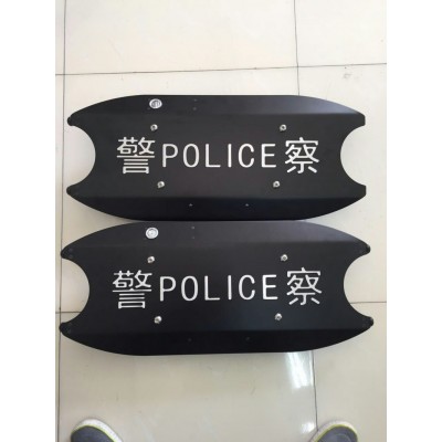 戰術護臂、自主研發、模具化生產