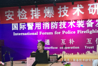 【快訊】河南國度時代警用裝備有限公司銷售總監孫青攜特色技術裝備亮相